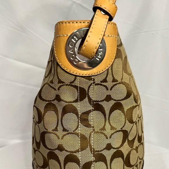 Authentic Vintage Coach Tan Signature inner pocket, Fabric & Leather Hobo Bag - Picture 3 of 13